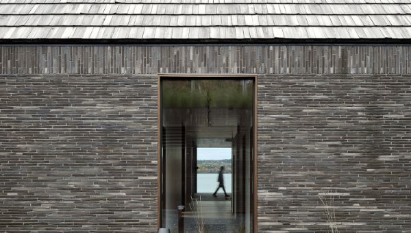 Lakeside Gallery - a residence by the lake.